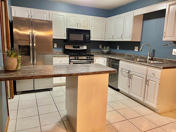 5th image of 621 Woodland Springs Pl