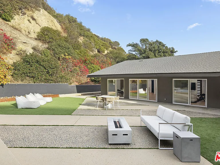 9289 Swallow Dr — Photo 30
