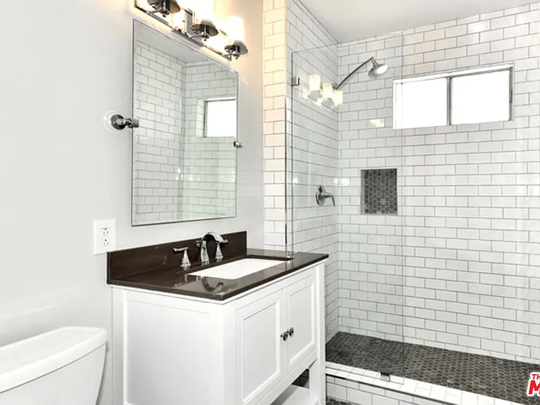 2427 Centinela Ave #G — Photo 14