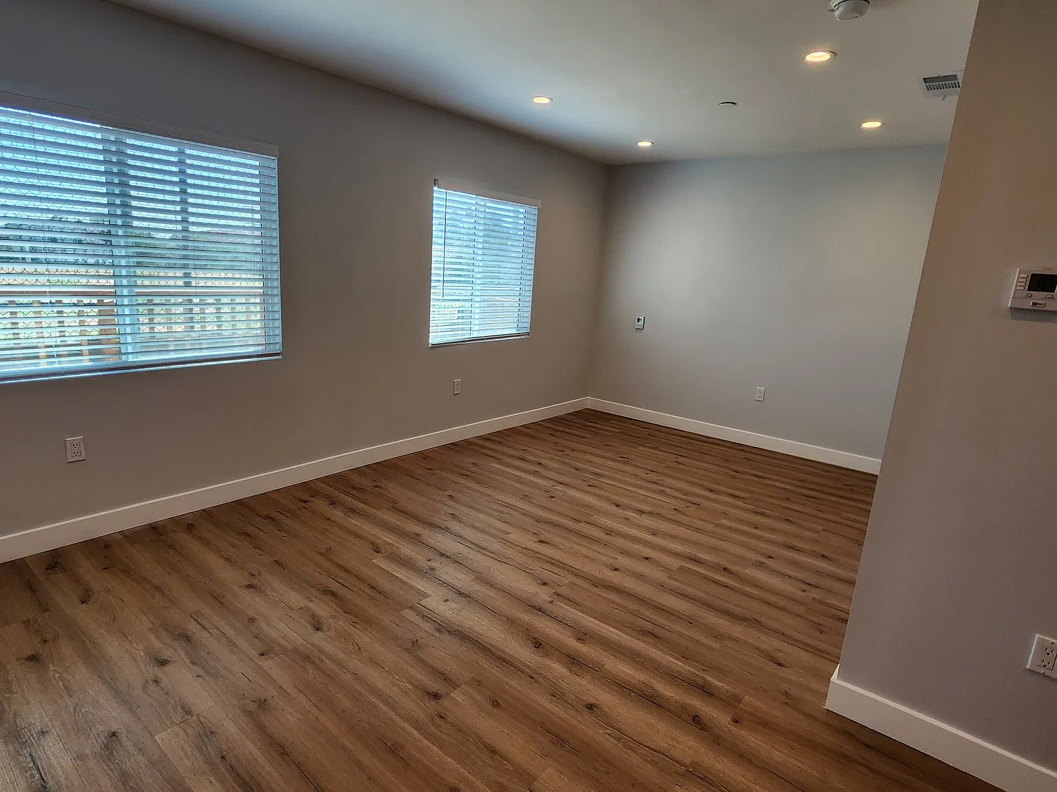 2 bed, 950 sqft, $3,250 — Photo 4