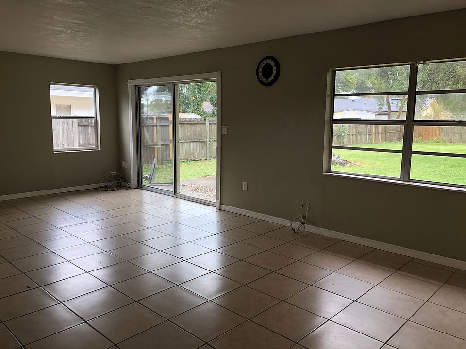 1st image of 2208 SW Avenue B