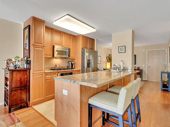 4th image of 4808 N 24th St Unit 203