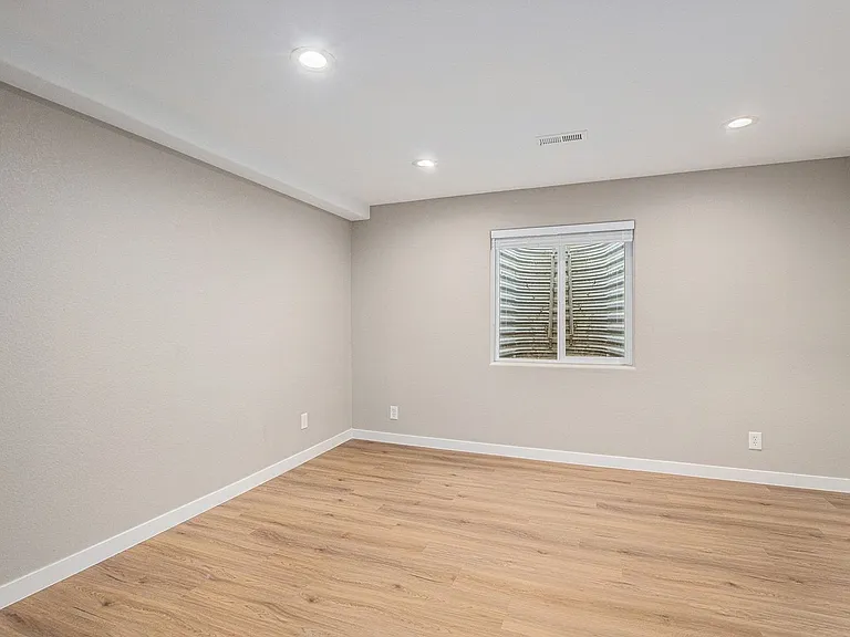 6665 Knox Ct — Photo 10