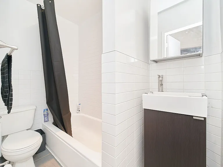 313 E 95th St #1 — Photo 3