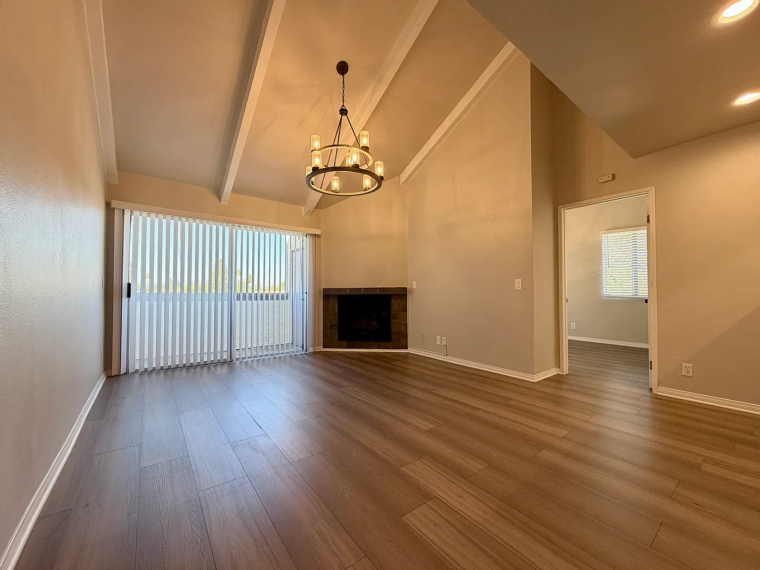 2 bed, 880 sqft, $2,650 — Photo 3