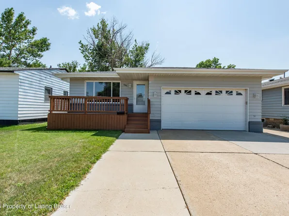 1561 1st St W, Dickinson, ND 58601