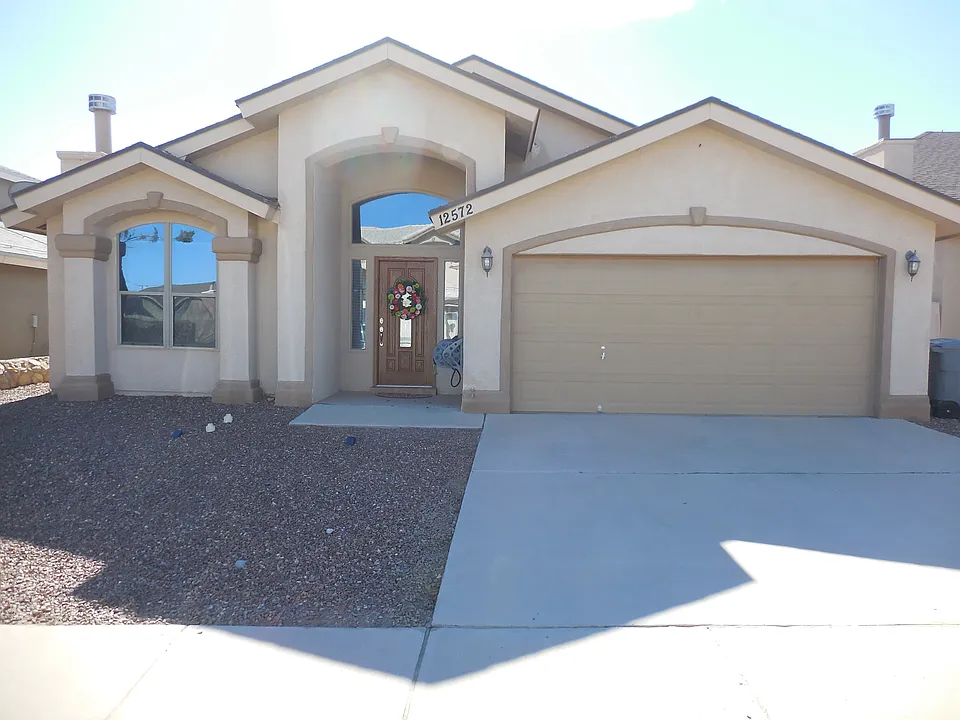 12572 Paseo Lindo Dr