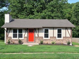 1469 Creekside Dr, High Ridge, MO 63049