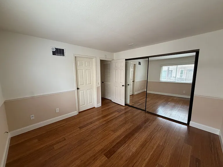 2828 Famosa Blvd #209 — Photo 13