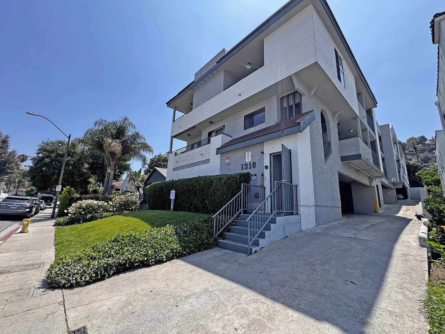 2 bed, $2,245 — Photo 1