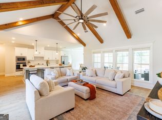 213 Orvis Ln, Hahira, GA 31632