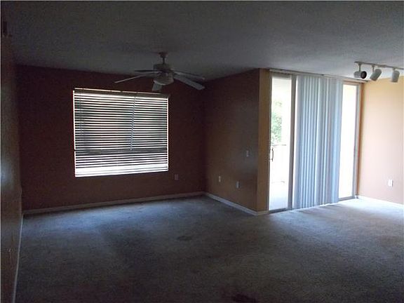 4th image of 1109 Villa Circle #1109
