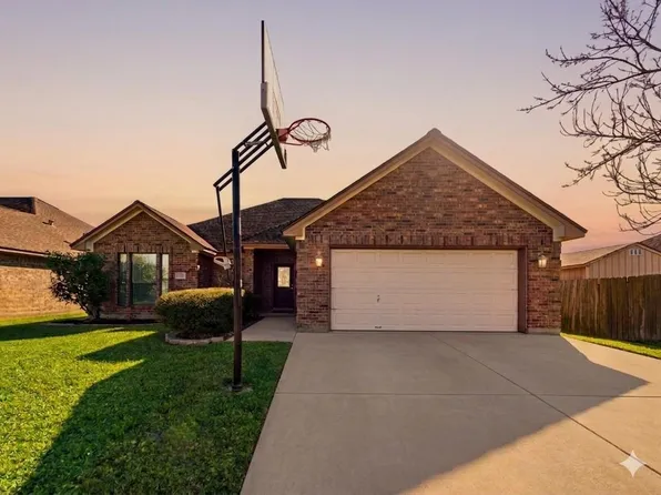 131 Eagle Nest Ct, Richwood, TX 77566