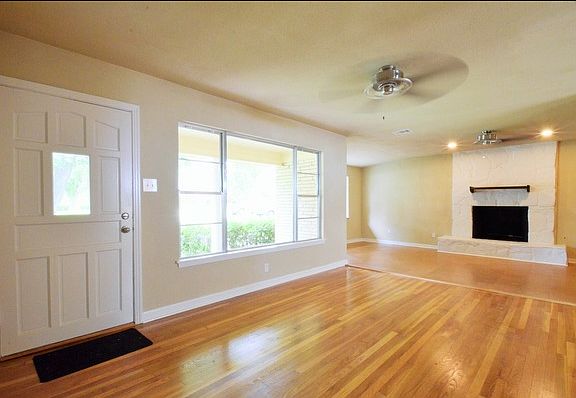 5th image of 223 Montpelier Dr