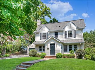 28 Copley Rd, Larchmont, NY 10538