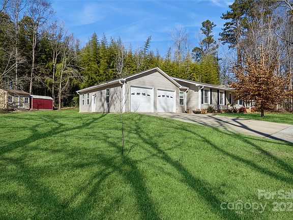 2nd image of 3705 Pinecrest Dr