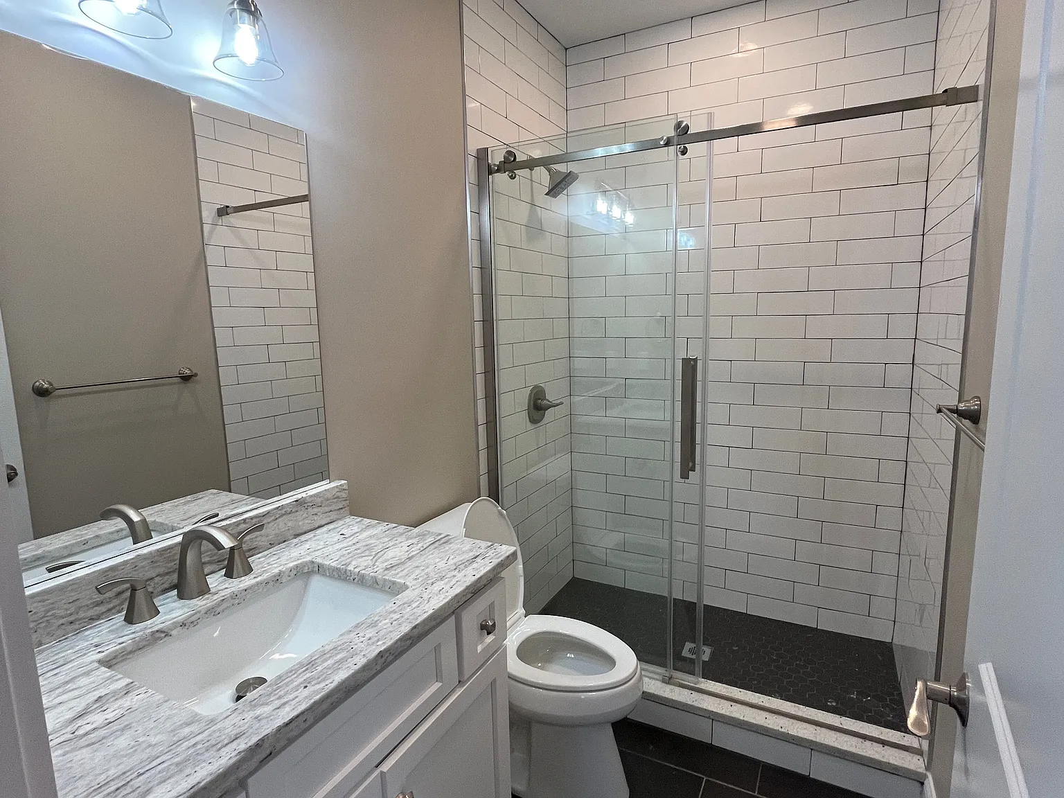 2 bed, 500 sqft, $1,695 — Photo 4