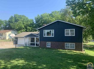 518 NE 36th St, Topeka, KS 66617