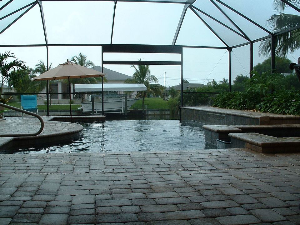 Vanishing edge pool