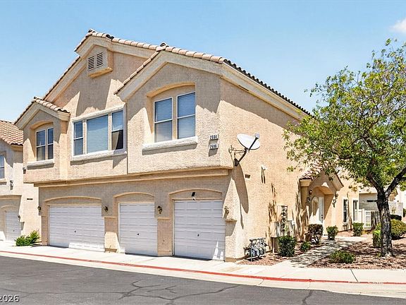 3rd image of 2594 Lazy Saddle Dr