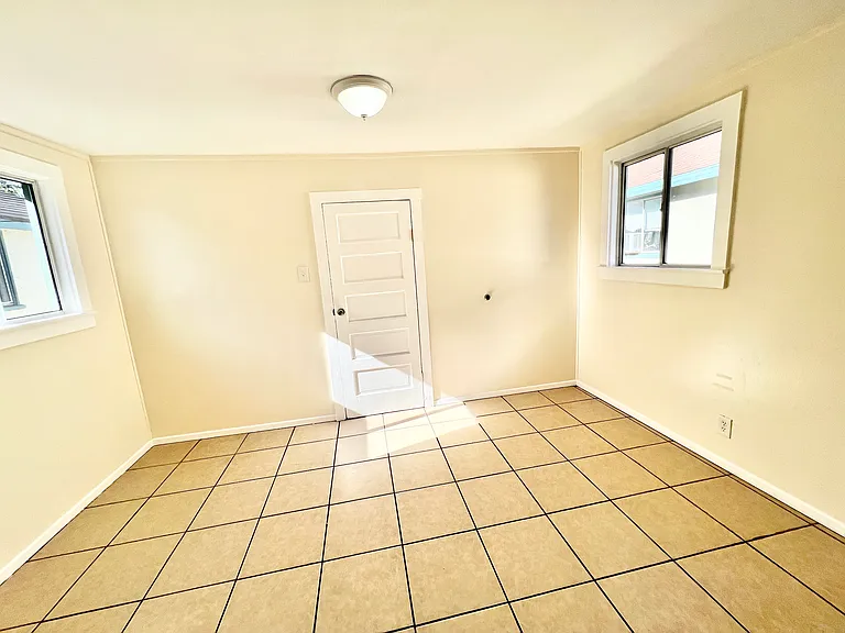 721 Flint Ave — Photo 16