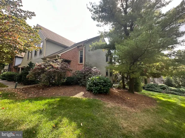 1120 Galway Ct, Hummelstown, PA 17036