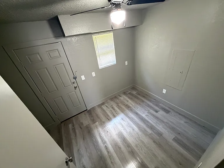 5001 Flamingo Rd — Photo 9