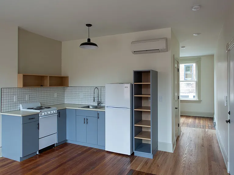 57 E McMicken Ave — Photo 2