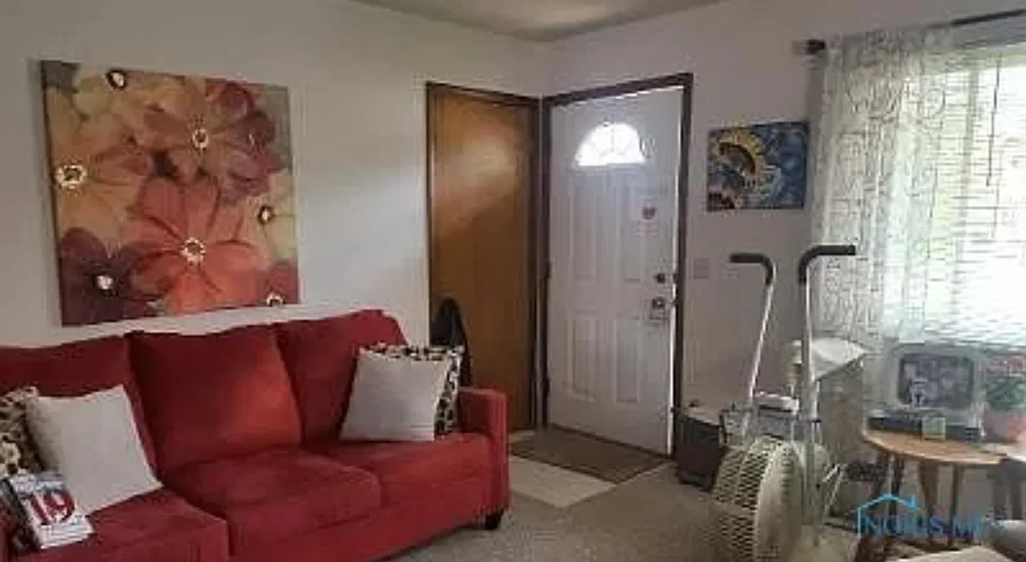 2 bed, 810 sqft, $1,150 — Photo 2