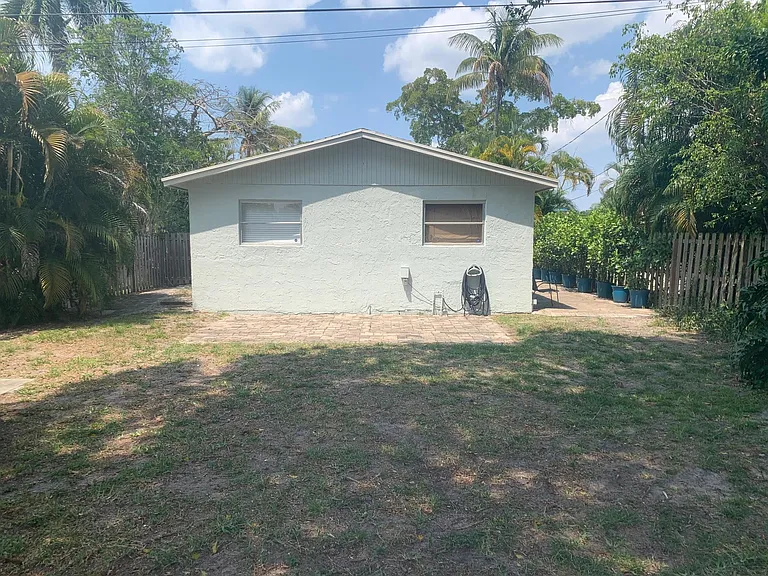 4864 Lincoln Rd — Photo 12