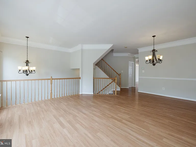 5319 Waldo Dr — Photo 9