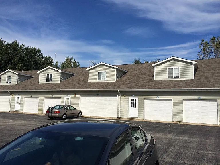 2411 Beech St — Photo 6