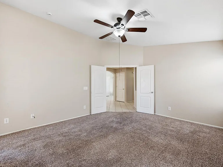 8205 S 45th Ln — Photo 8