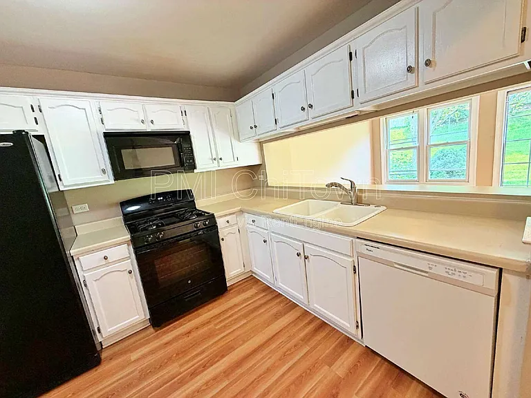 262 Greensboro Ct — Photo 7