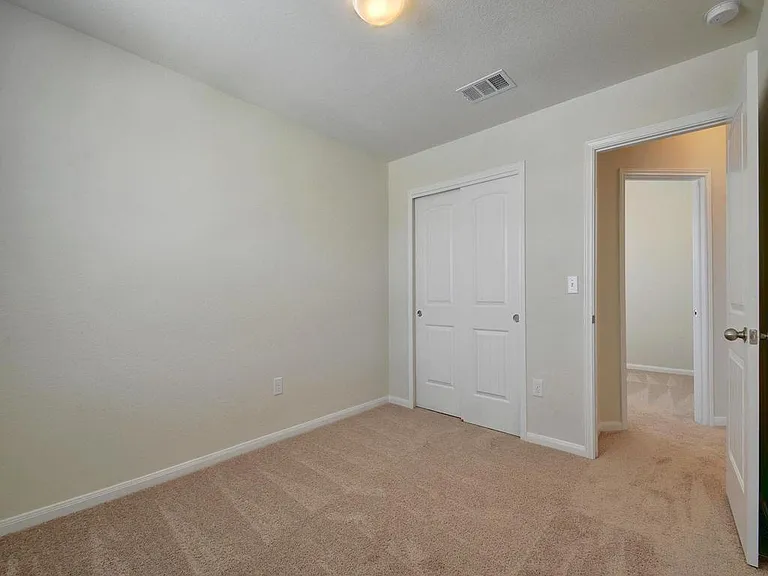 2015 Barker House Cv — Photo 26