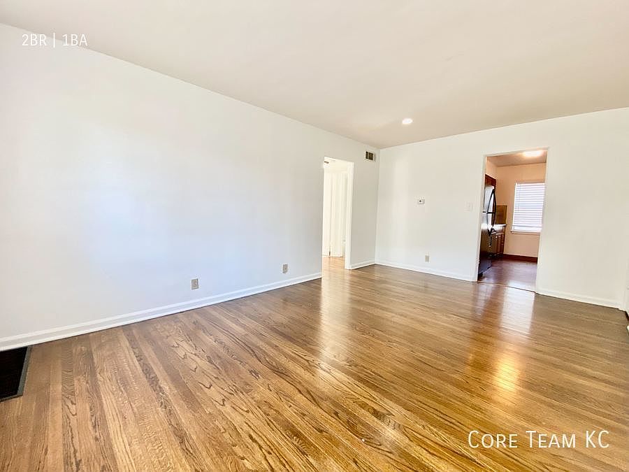 1st image of 4128 Roanoke Pkwy #1040-2