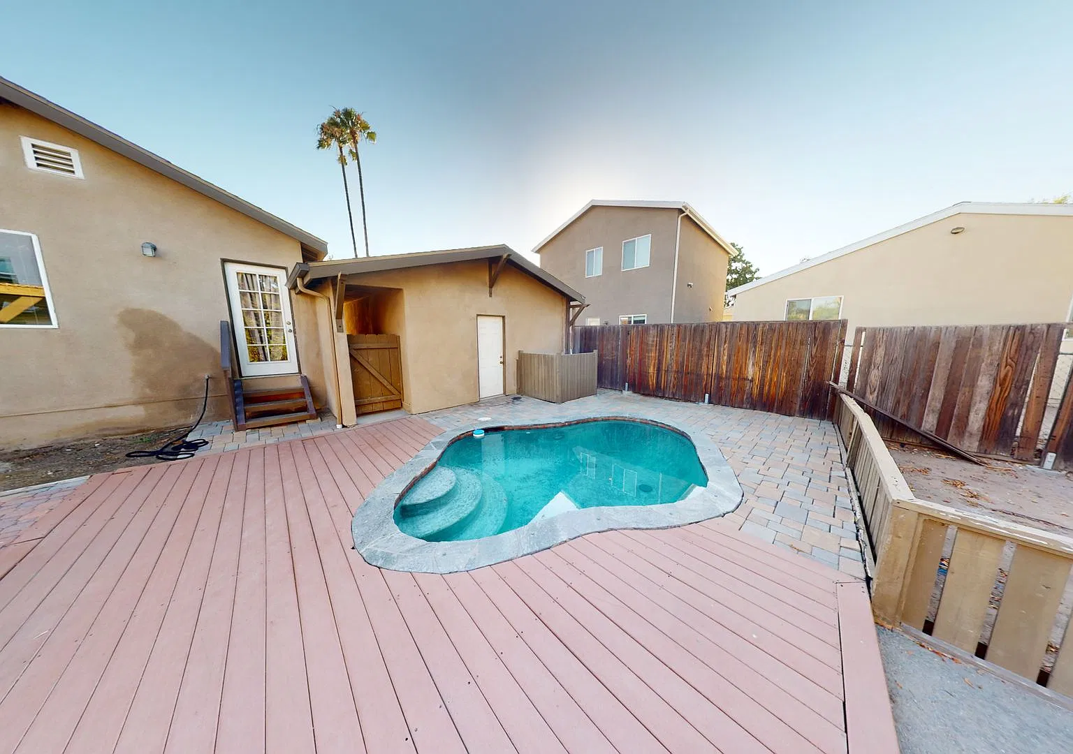 4BD/3BA, Pool!! BIG house, 1800sqft!! — Photo 1