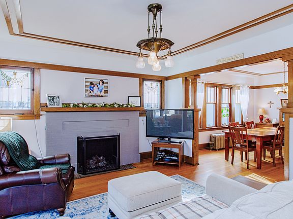 3rd image of 513 Elgin Ave