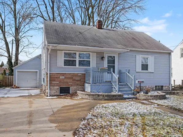 802 1st St, Essexville, MI 48732