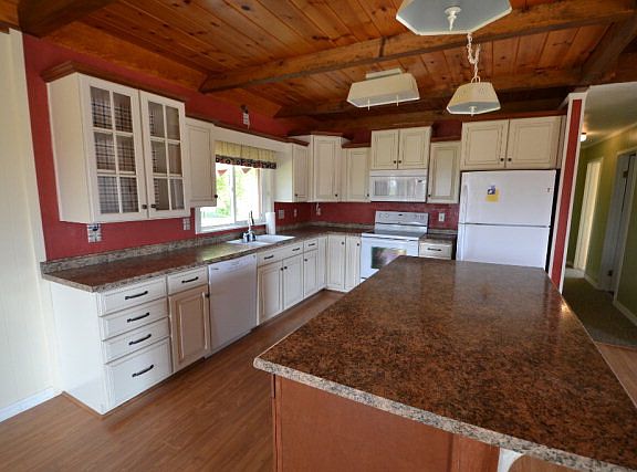 5th image of 8 Pleasant Acres Dr