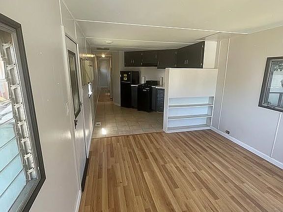 3rd image of 1010 Geary St SE Unit 3