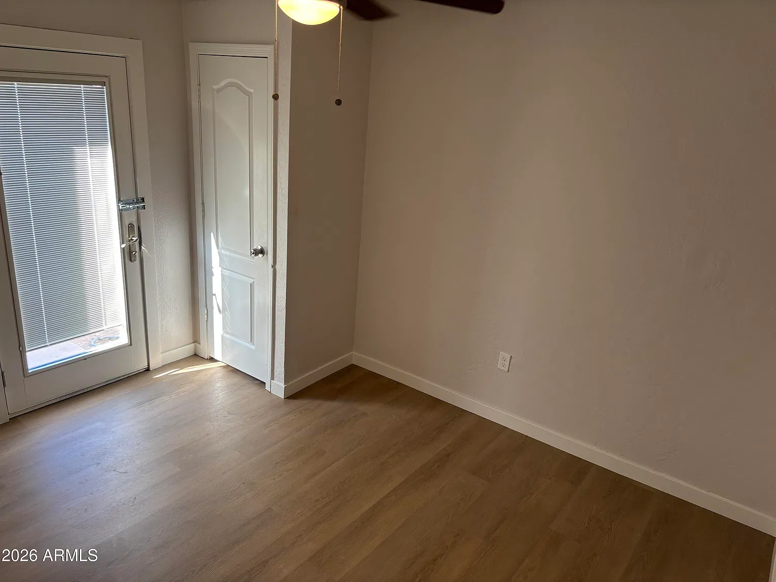 3 bed, 2.0 bath, 31024 sqft, $1,550 — Photo 4