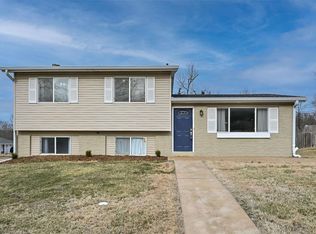 52 Forest Knoll Dr, Fenton, MO 63026