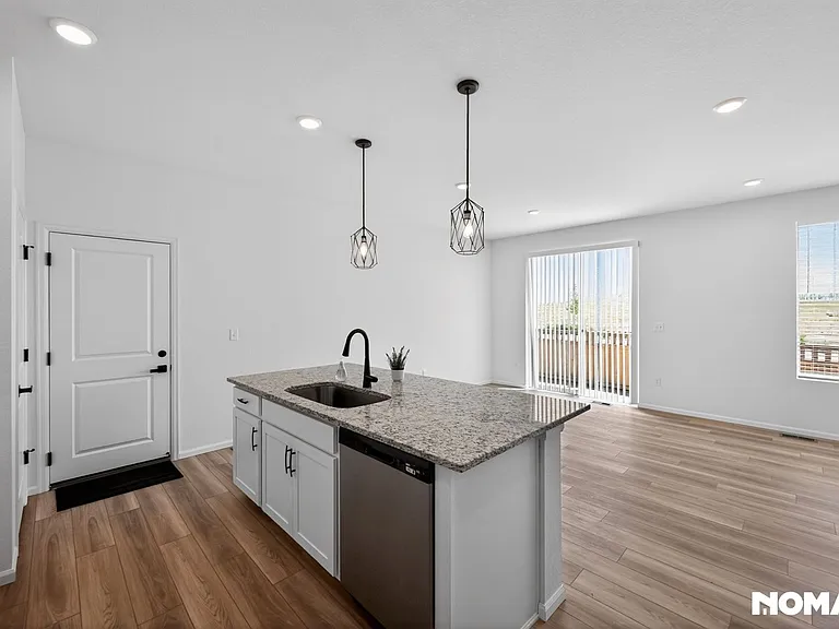 5204 S Elk St — Photo 6