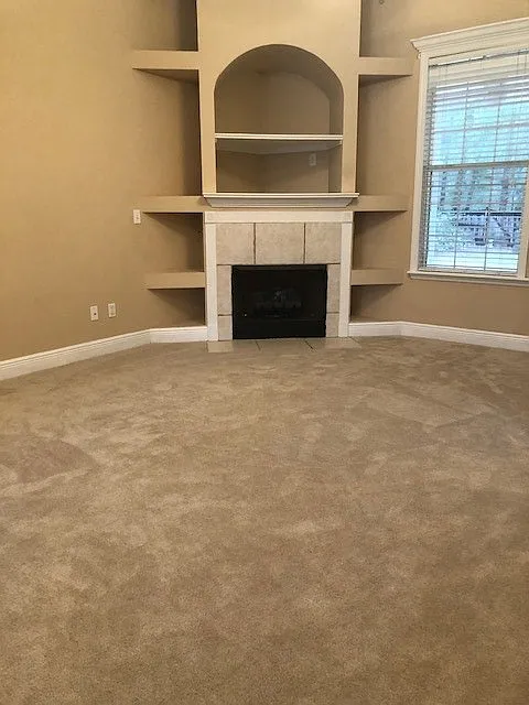 4 bed, 1971 sqft, $2,250 — Photo 2