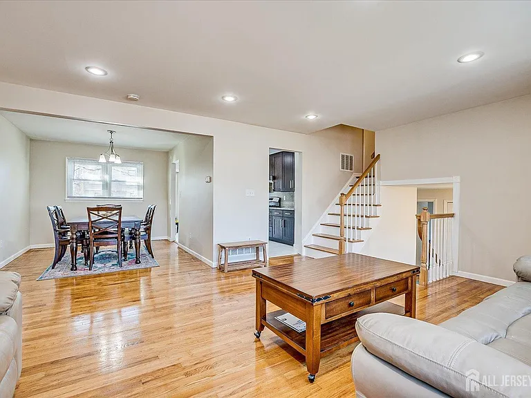 79 Beechwood Ave — Photo 9