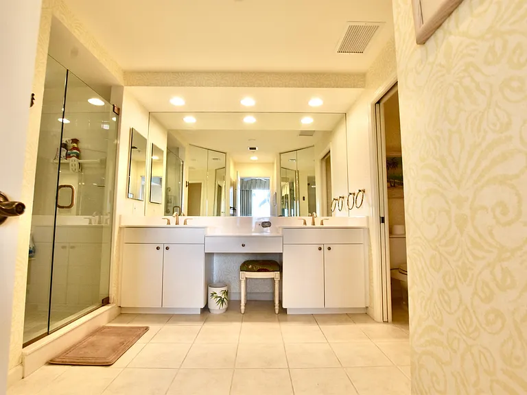 430 Cove Tower Dr #1-302-1 — Photo 15