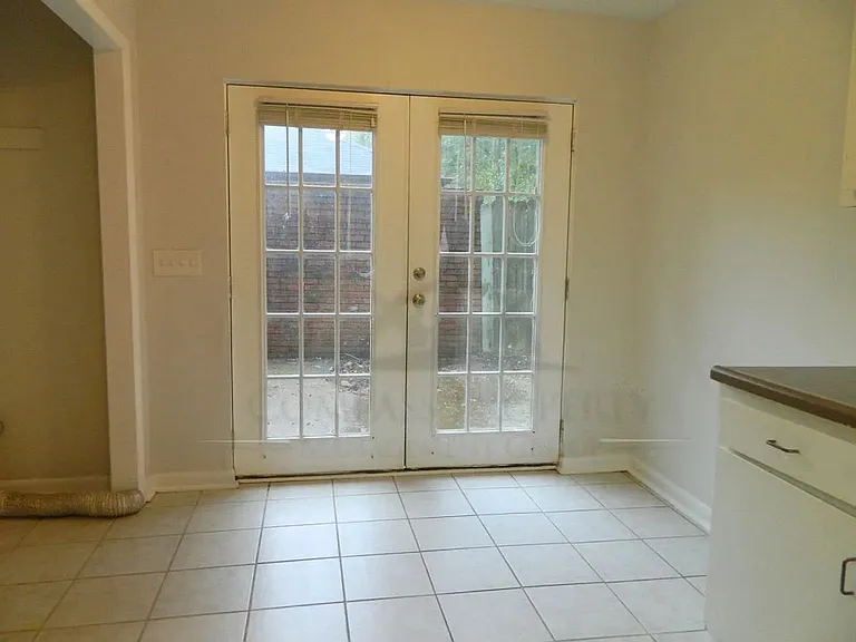 541 Timber Ridge Ct — Photo 5