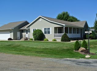 303 Denise Dr, Palo, IA 52324