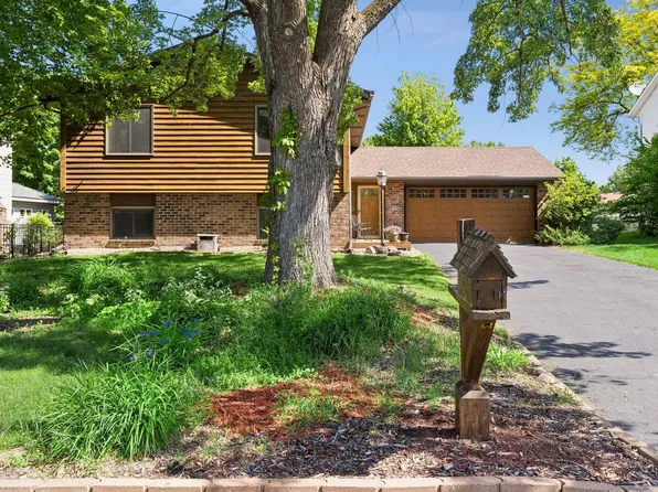8124 W 102nd St, Bloomington, MN 55438